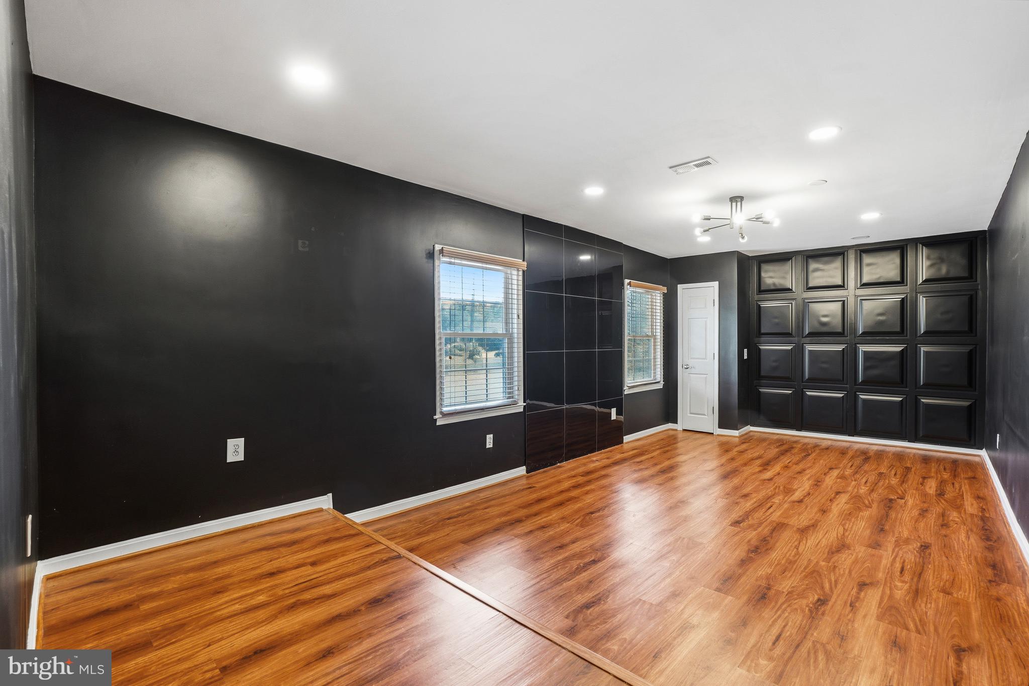 15304 Good Hope Road Silver Spring, MD 20905 - Photo 25 of 32 Family Room