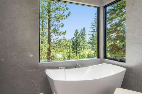 $5,195,000 | 9337 Heartwood Drive, Truckee, CA 96161