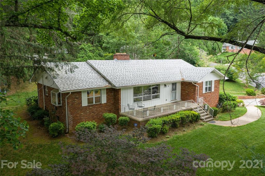 2 Clearbrook Road Asheville, NC 28805 - Photo 3 of 35 Gallery Image 3