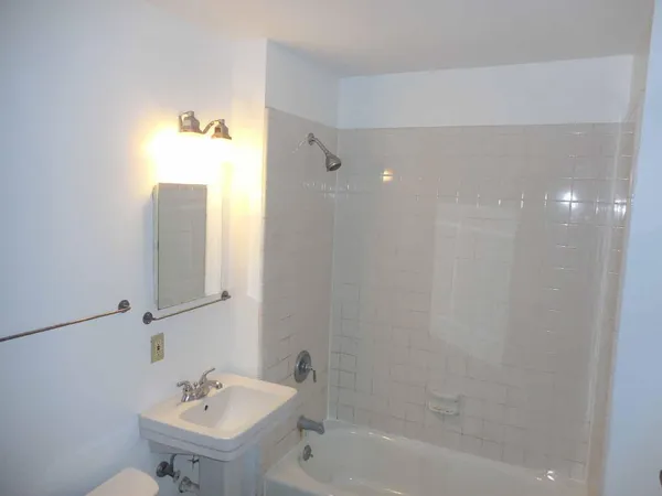 $2,100 | 212 West Michigan Avenue, Saline, MI 48176
