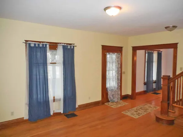 $2,100 | 212 West Michigan Avenue, Saline, MI 48176