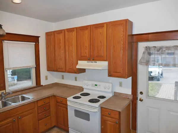 $2,100 | 212 West Michigan Avenue, Saline, MI 48176