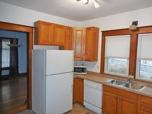 $2,100 | 212 West Michigan Avenue, Saline, MI 48176