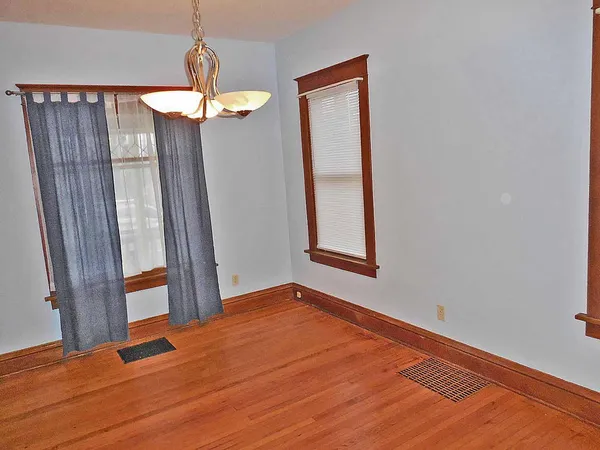 $2,100 | 212 West Michigan Avenue, Saline, MI 48176