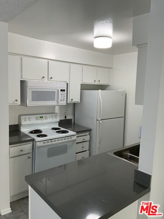 4207 Raintree Circle Culver City, CA 90230 - Photo 2 of 16