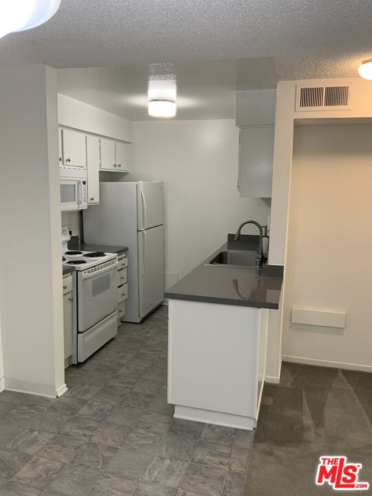 4207 Raintree Circle Culver City, CA 90230 - Photo 10 of 16