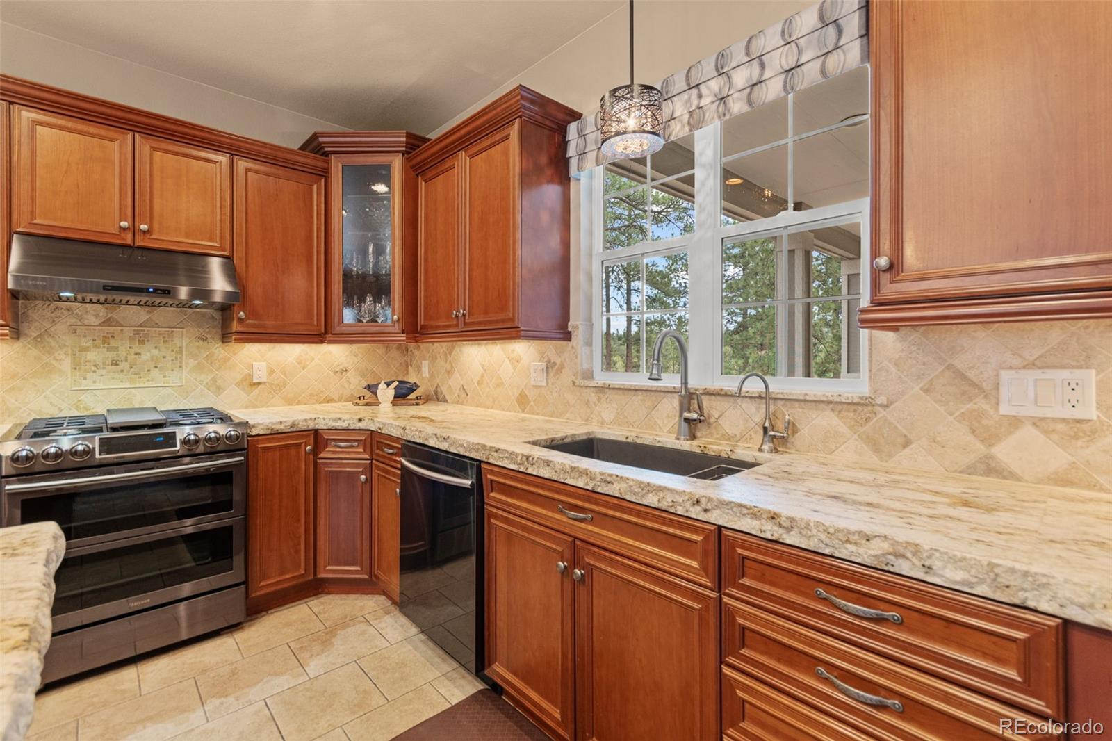 1767 Cinnamon Road Larkspur, CO 80118 - Photo 18 of 50 Gallery Image 18