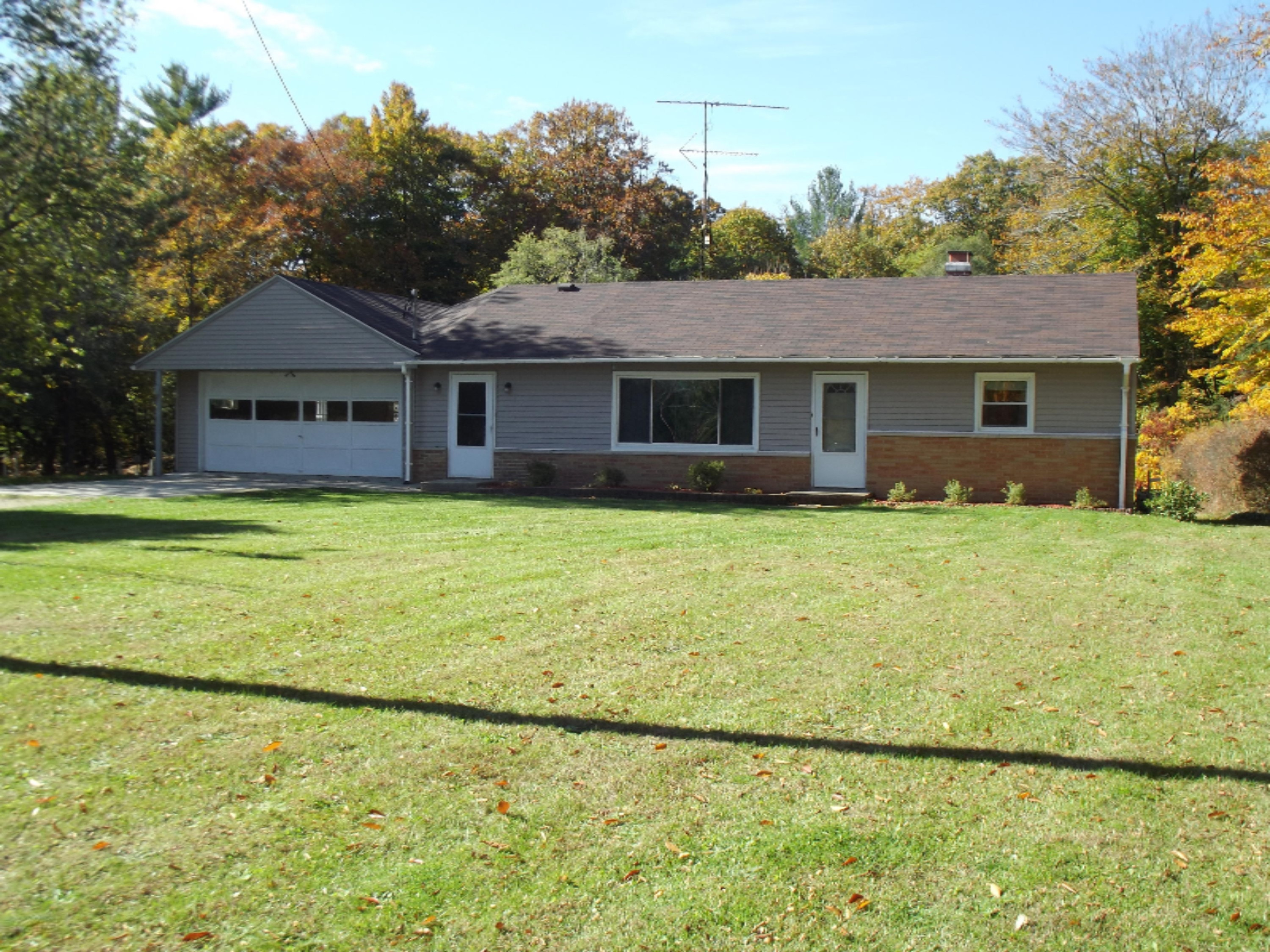 4325 Whitehall Road Muskegon, MI 49445 - Photo 1 of 23 DSCF5477