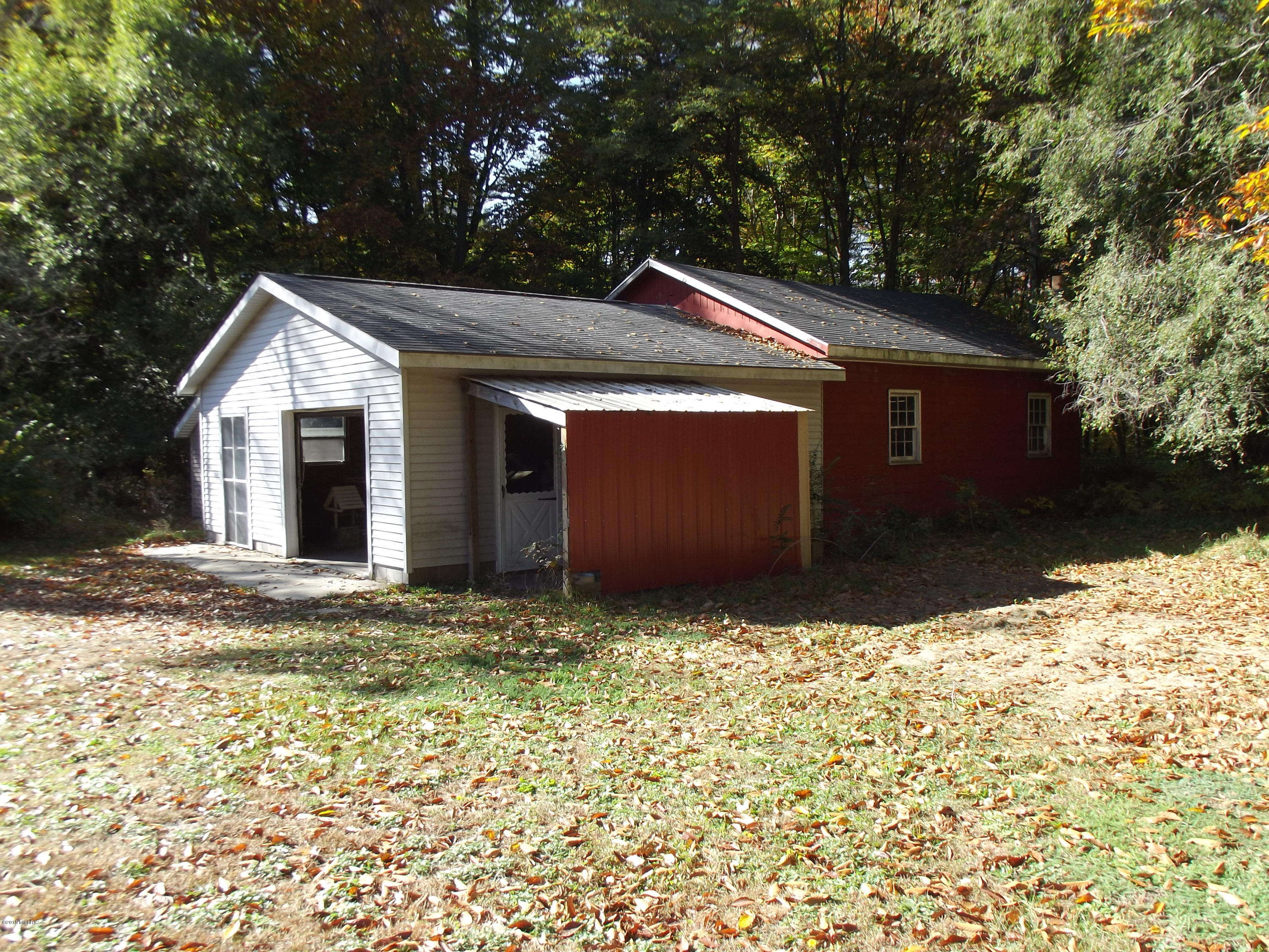 4325 Whitehall Road Muskegon, MI 49445 - Photo 16 of 23 DSCF5460