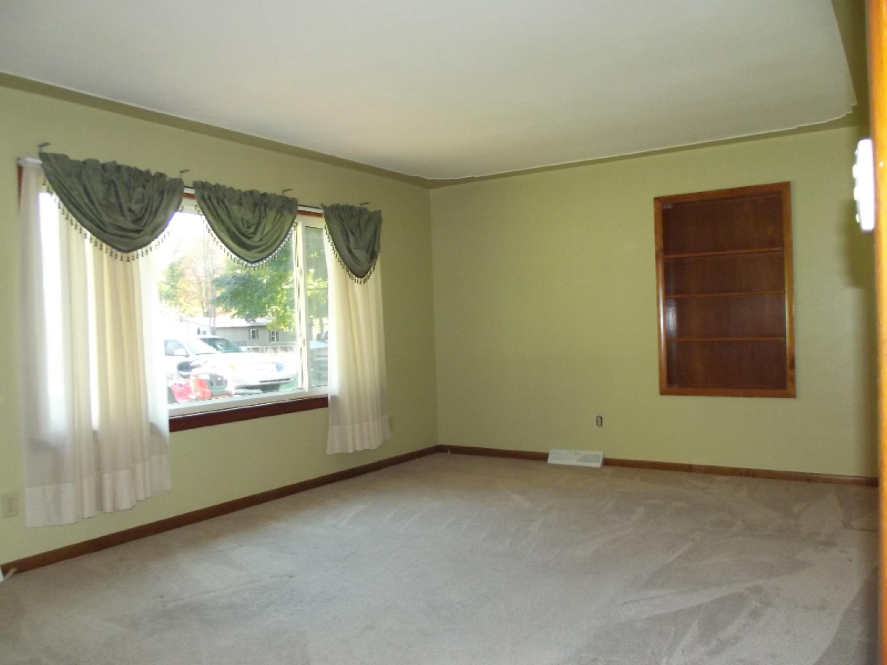 4325 Whitehall Road Muskegon, MI 49445 - Photo 5 of 23 DSCF5466