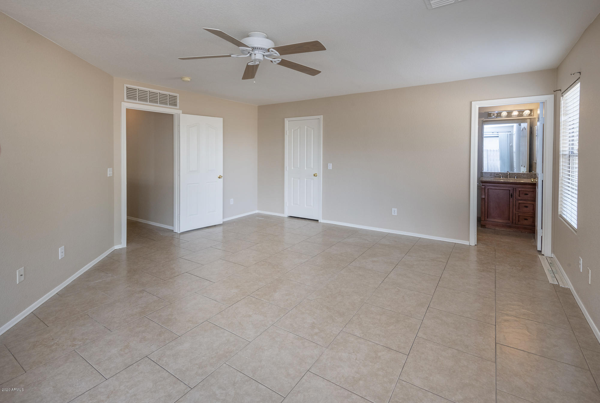1010 East Pedro Road Phoenix, AZ 85042 - Photo 16 of 33 Master 3