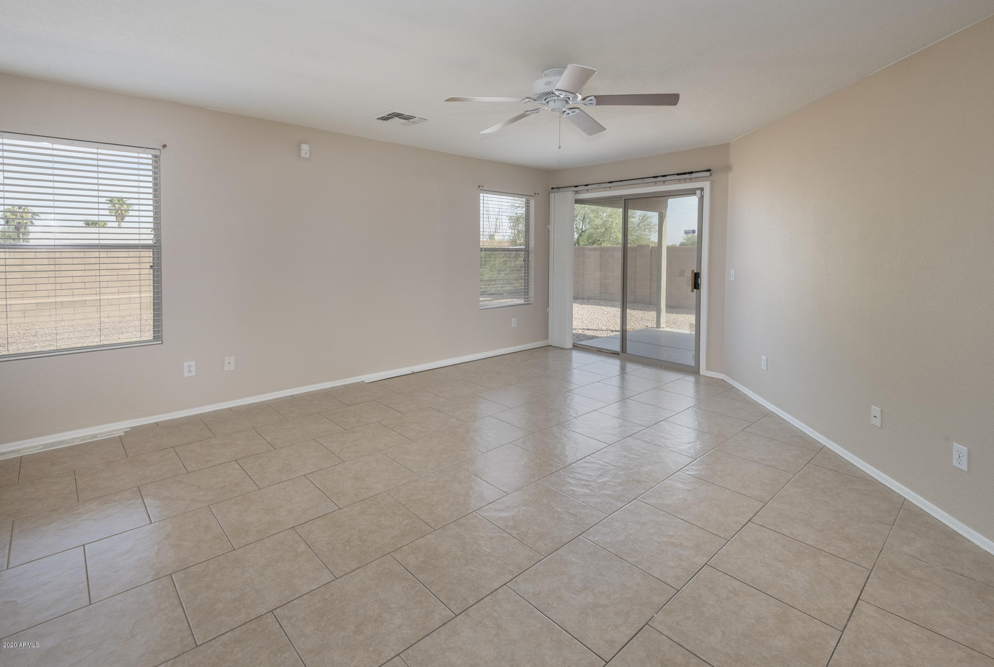 1010 East Pedro Road Phoenix, AZ 85042 - Photo 17 of 33 Master