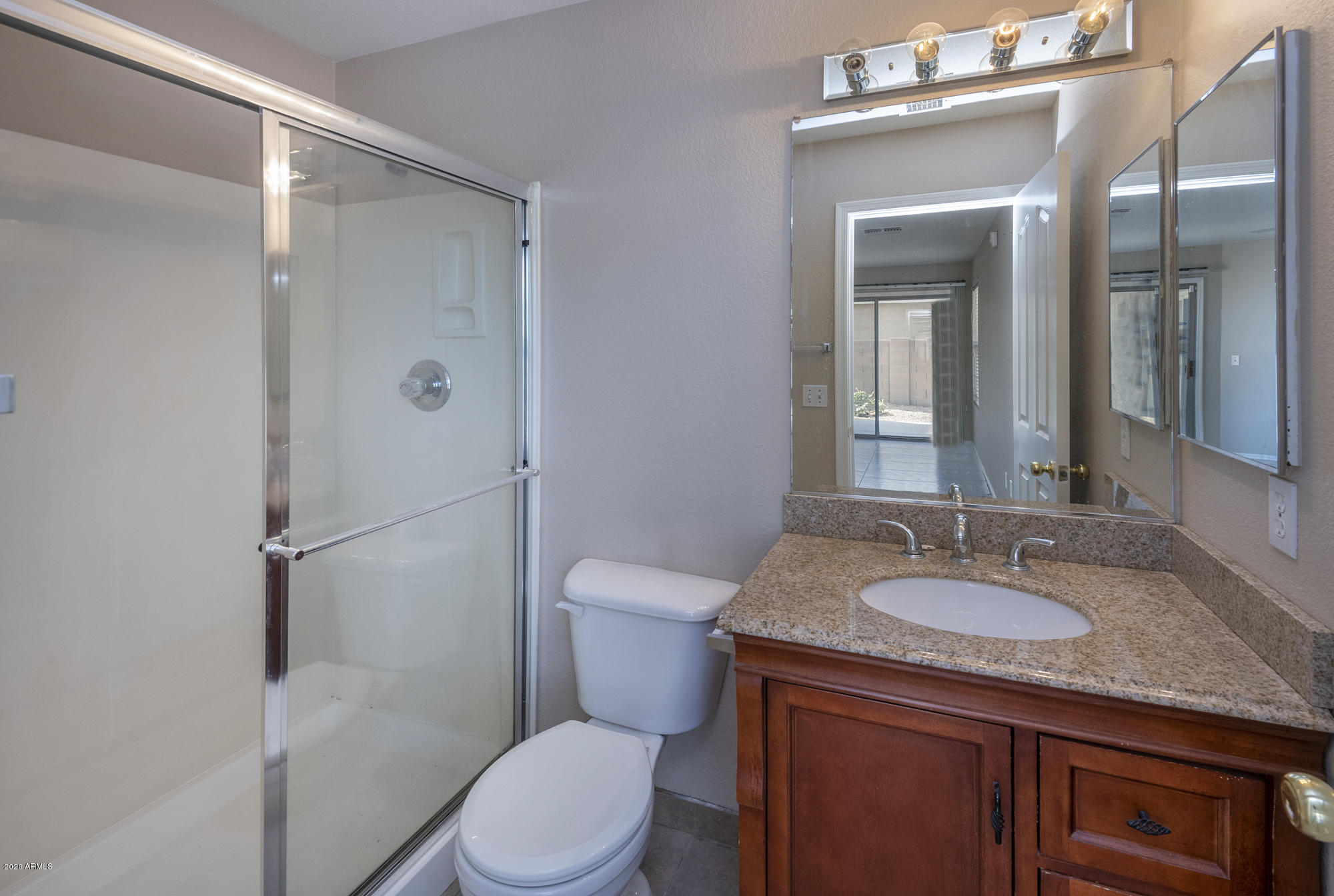 1010 East Pedro Road Phoenix, AZ 85042 - Photo 19 of 33 Master Bathroom