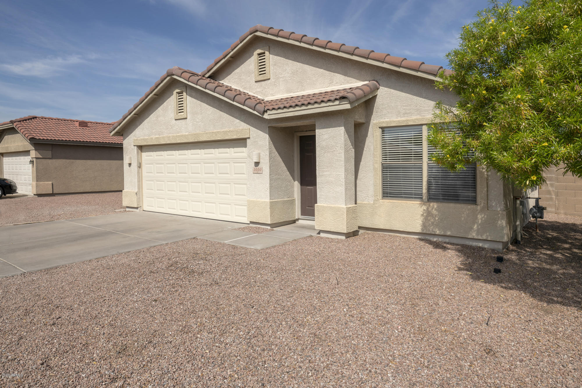 1010 East Pedro Road Phoenix, AZ 85042 - Photo 2 of 33 Front Yard