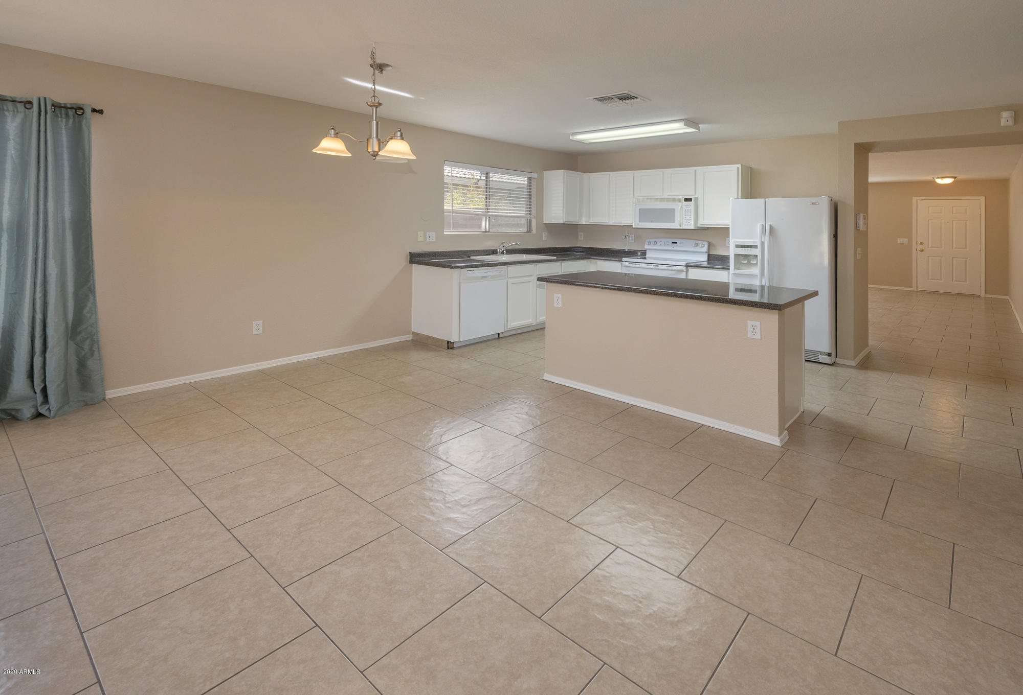 1010 East Pedro Road Phoenix, AZ 85042 - Photo 10 of 33 Kitchen Wide