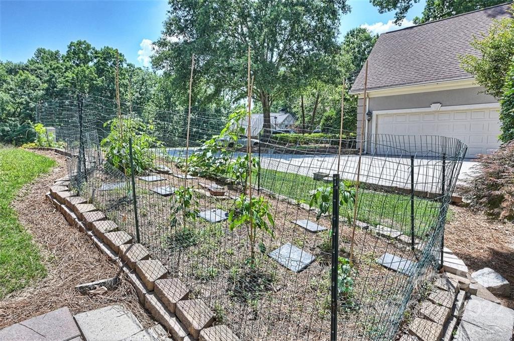14016 Point Lookout Road Charlotte, NC 28278 - Photo 44 of 47 Gallery Image 44