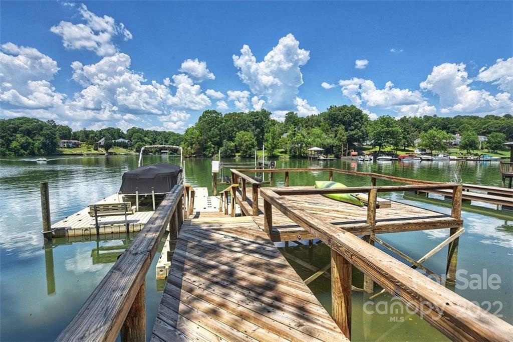 14016 Point Lookout Road Charlotte, NC 28278 - Photo 5 of 47 Gallery Image 5