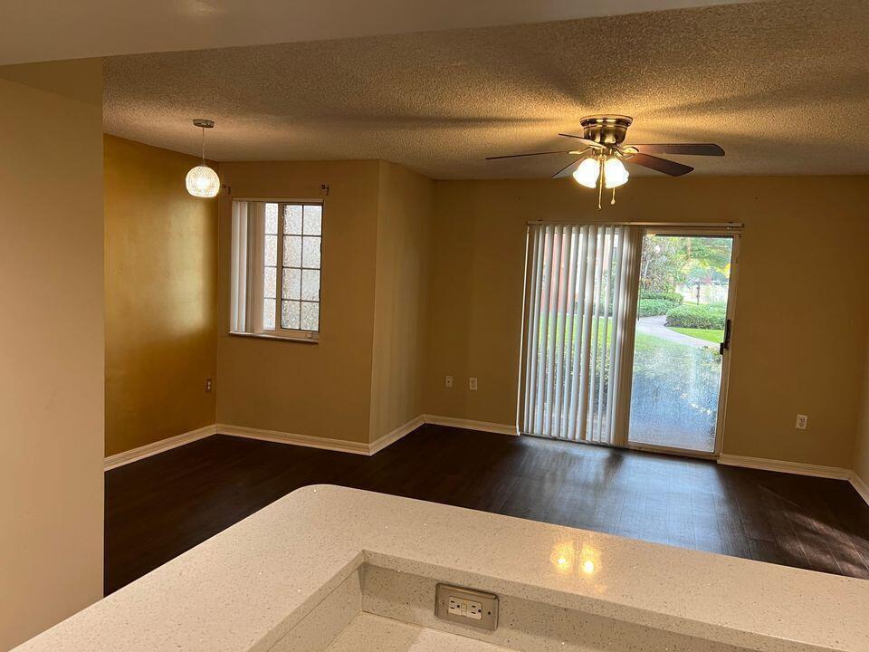 4151 Haverhill Road, Unit 1504 West Palm Beach, FL 33417 - Photo 4 of 14 IMG_9387