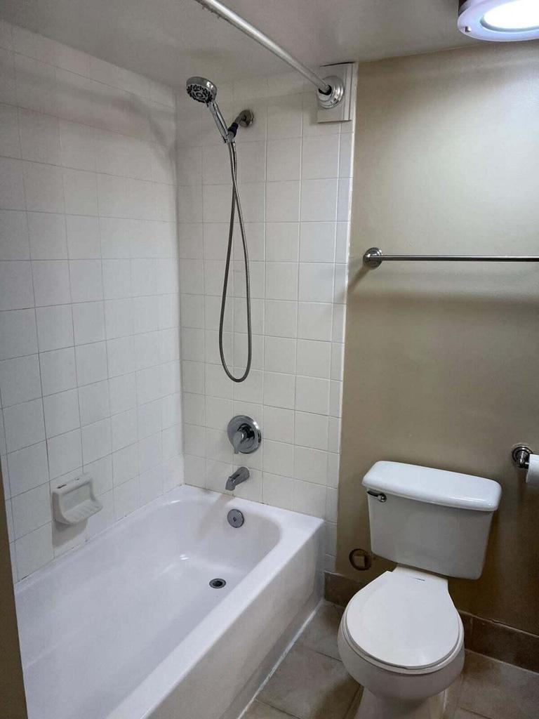 4151 Haverhill Road, Unit 1504 West Palm Beach, FL 33417 - Photo 6 of 14 IMG_9389