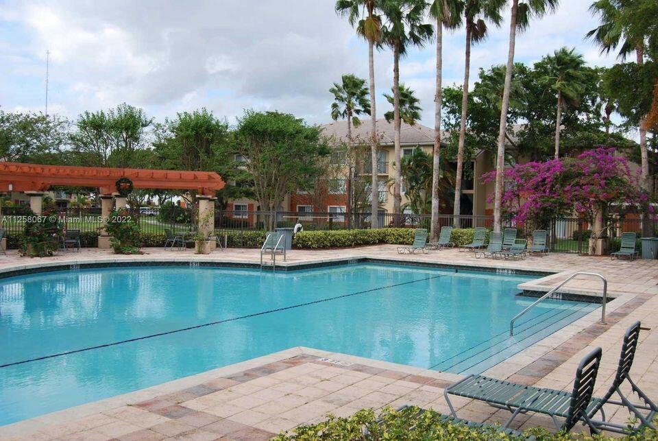4151 Haverhill Road, Unit 1504 West Palm Beach, FL 33417 - Photo 10 of 14 IMG_9393