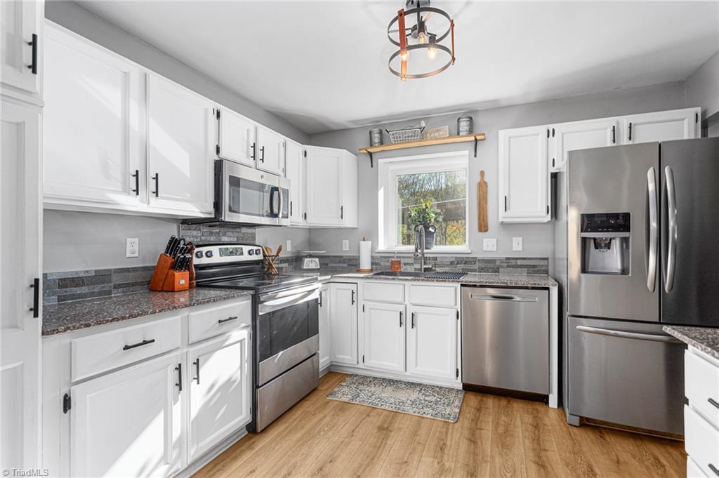 7358 Davis Country Road Randleman, NC 27317 - Photo 12 of 50