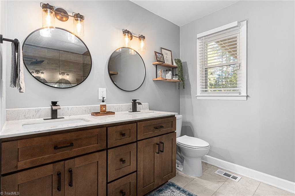 7358 Davis Country Road Randleman, NC 27317 - Photo 20 of 50 Primary Bathroom