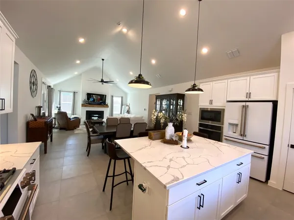 $385,000 | 15330 Water Oak Way, Santa Fe, TX 77517
