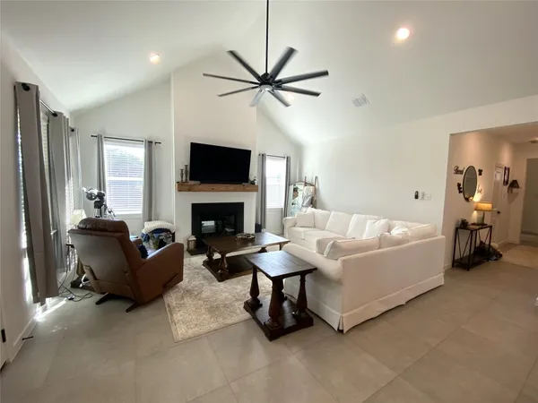 $385,000 | 15330 Water Oak Way, Santa Fe, TX 77517