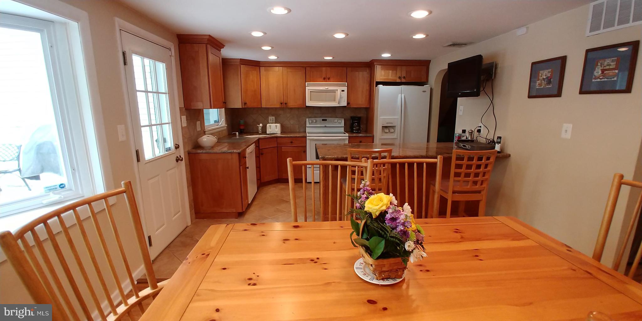 605 Beverly Road Holland, PA 18966 - Photo 5 of 26 Kitchen and Dining combined for great open feel.