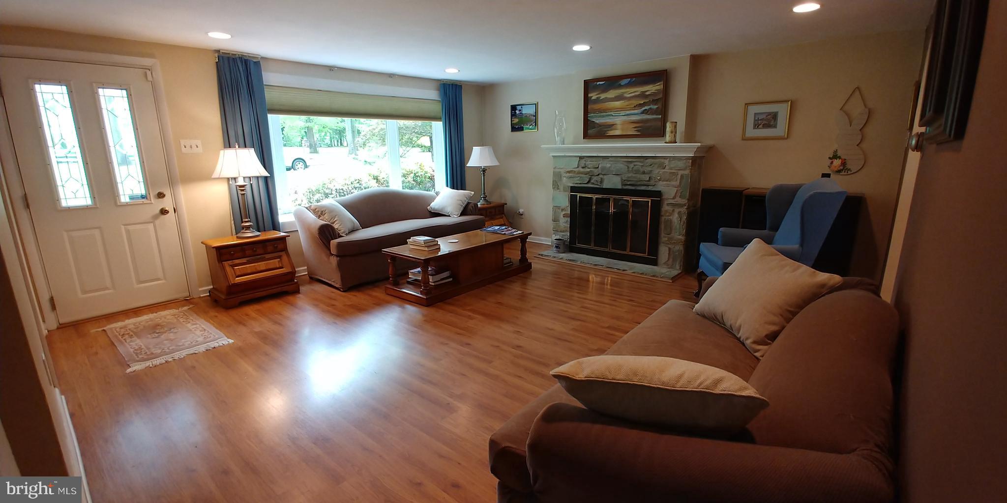605 Beverly Road Holland, PA 18966 - Photo 9 of 26 Living room.