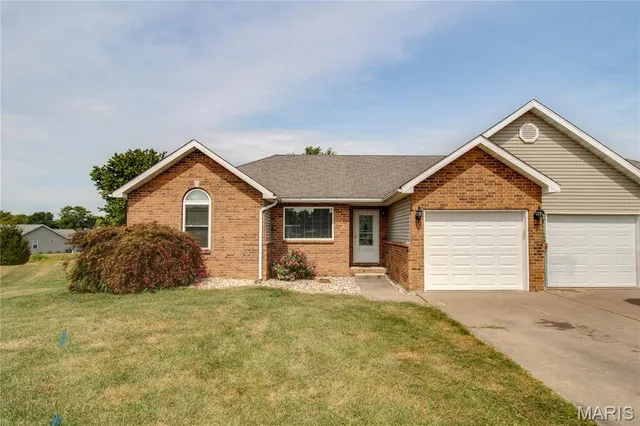 $160,000 | 902 Angela Court, Jerseyville, IL 62052