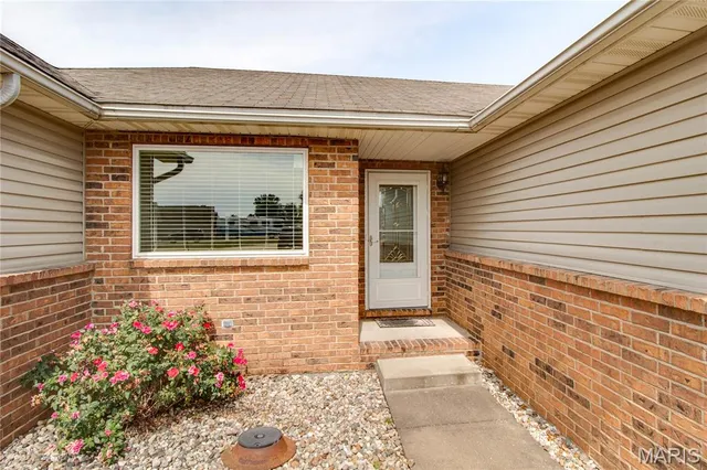 $160,000 | 902 Angela Court, Jerseyville, IL 62052