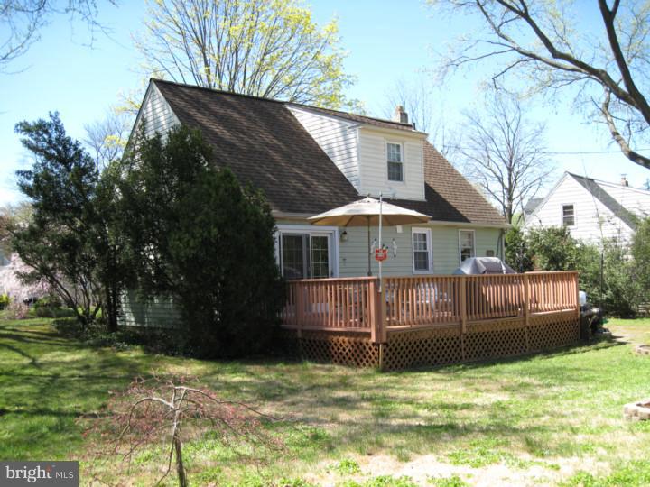 74 Maple Road Huntingdon Valley, PA 19006 - Photo 3 of 12 Exterior Side