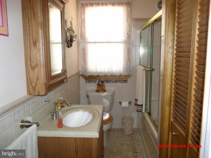 74 Maple Road Huntingdon Valley, PA 19006 - Photo 6 of 12 Bathroom