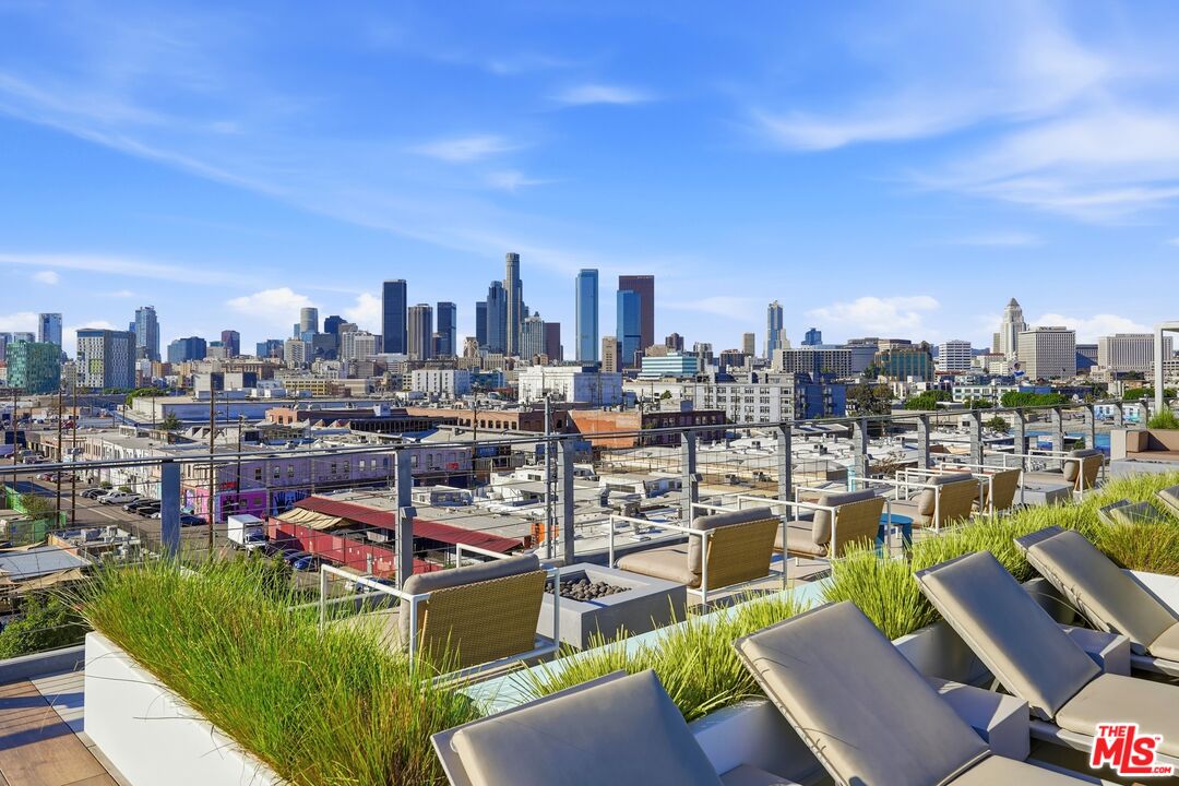 530 South Hewitt Street, Unit 533 Los Angeles, CA 90013 - Photo 32 of 57