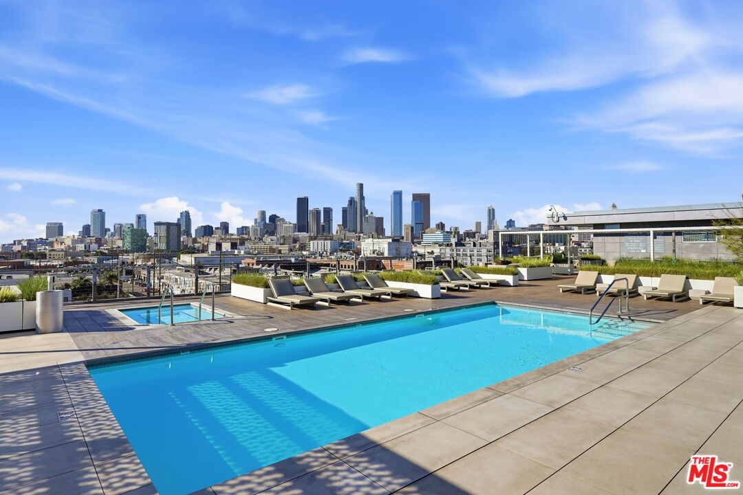 530 South Hewitt Street, Unit 533 Los Angeles, CA 90013 - Photo 35 of 57