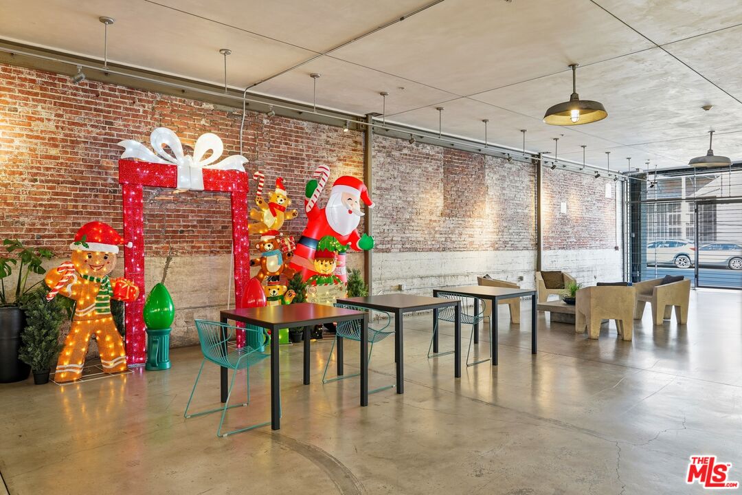 530 South Hewitt Street, Unit 533 Los Angeles, CA 90013 - Photo 44 of 57