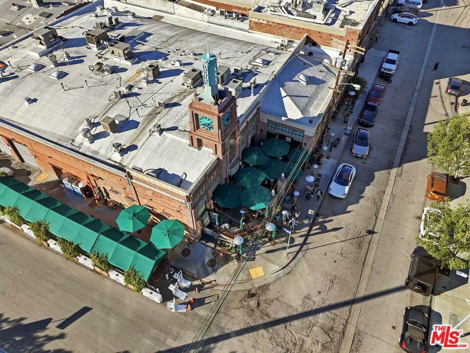 530 South Hewitt Street, Unit 533 Los Angeles, CA 90013 - Photo 52 of 57 an aerial view of a house with a street