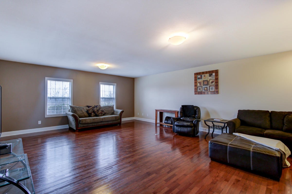 9821 Kodak Road Kodak, TN 37764 - Photo 12 of 30 a living room with furniture window and wooden floor