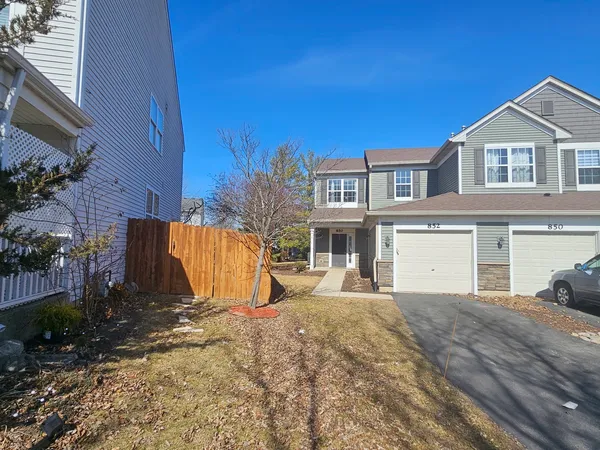 $2,395 | 852 Woodewind Drive, Naperville, IL 60563