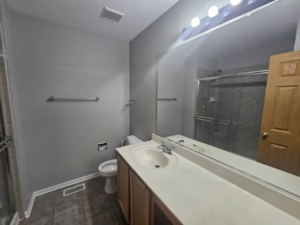 $2,395 | 852 Woodewind Drive, Naperville, IL 60563