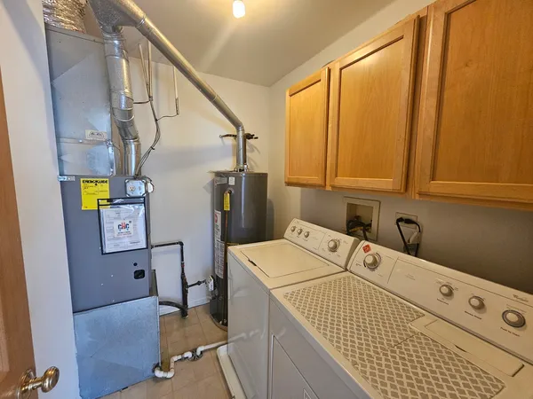 $2,395 | 852 Woodewind Drive, Naperville, IL 60563