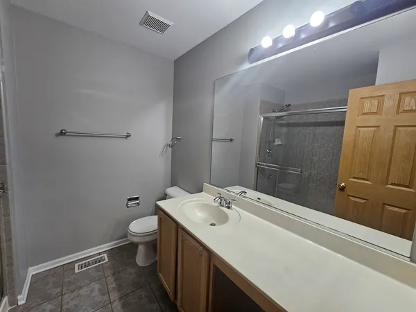 $2,395 | 852 Woodewind Drive, Naperville, IL 60563