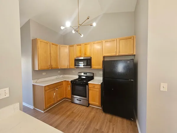 $2,395 | 852 Woodewind Drive, Naperville, IL 60563