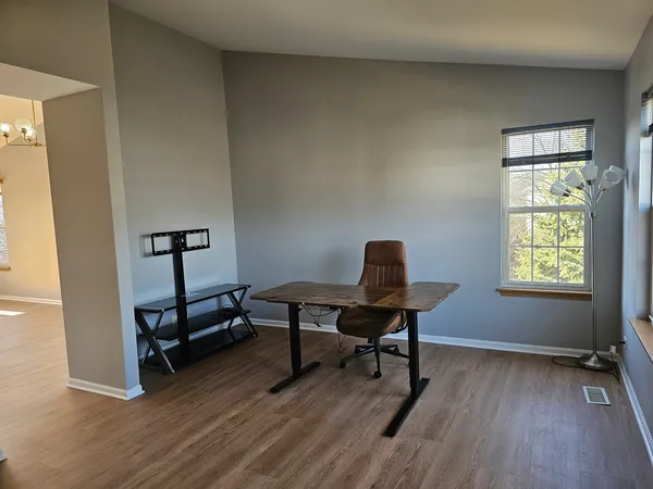 $2,395 | 852 Woodewind Drive, Naperville, IL 60563