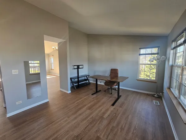 $2,395 | 852 Woodewind Drive, Naperville, IL 60563