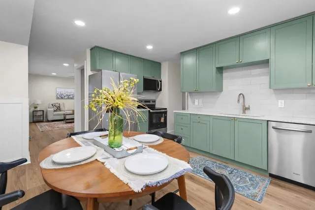 $214,900 | 392 33rd Ave Court, East Moline, IL 61244