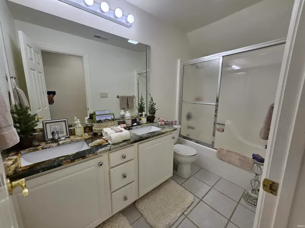 $1,149,000 | 6644 Hillsgate Court, Newburgh, IN 47630