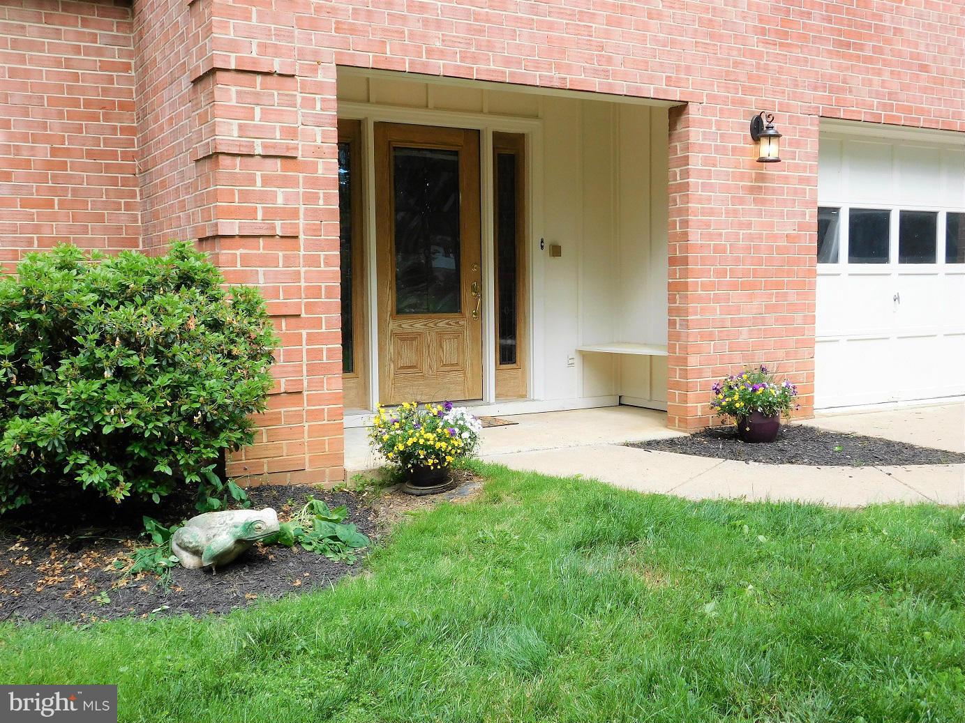 2352 Paddock Lane Reston, VA 20191 - Photo 3 of 30 Sweet Bench at Covered Entry
