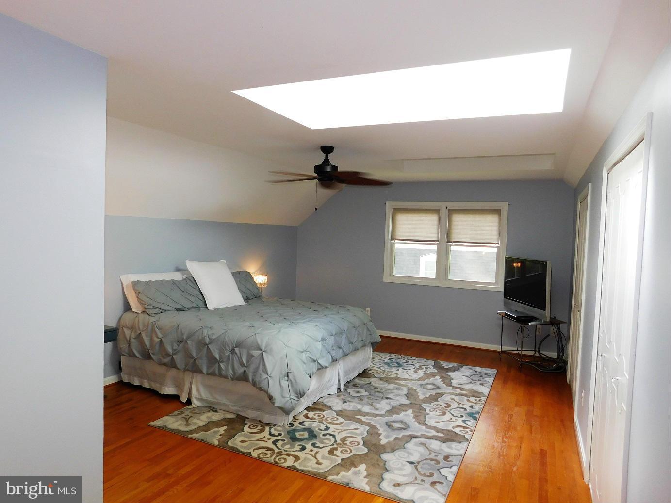 2352 Paddock Lane Reston, VA 20191 - Photo 21 of 30 Two Skylights